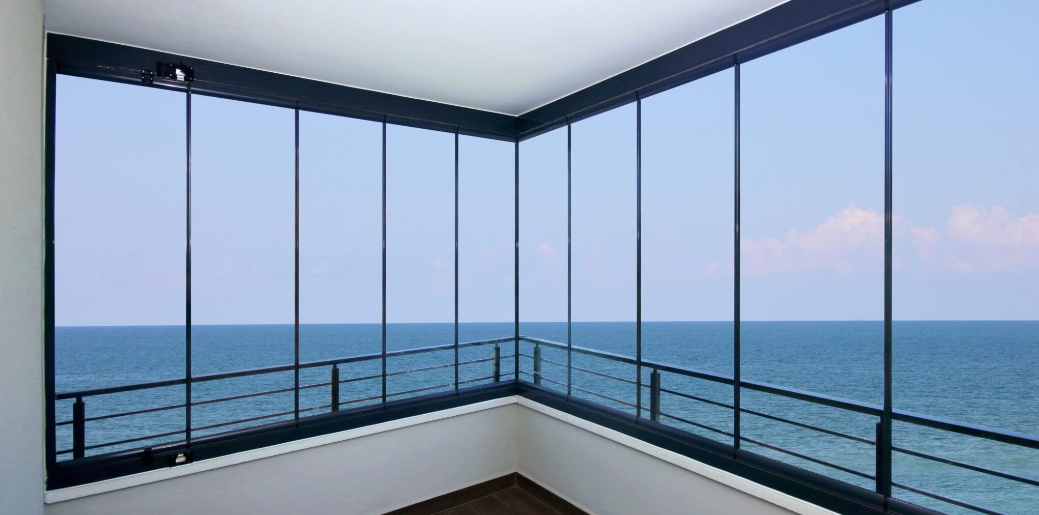 Cam Balkon Sistemlerinin Avantajları: Mükemmel Bir Yaşam Alanı İçin İdeal Seçim